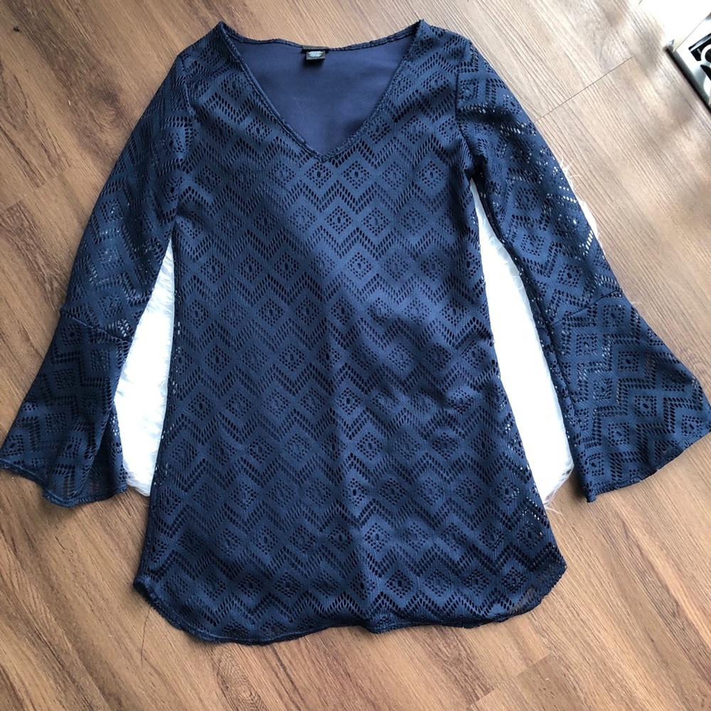 V-neck dress